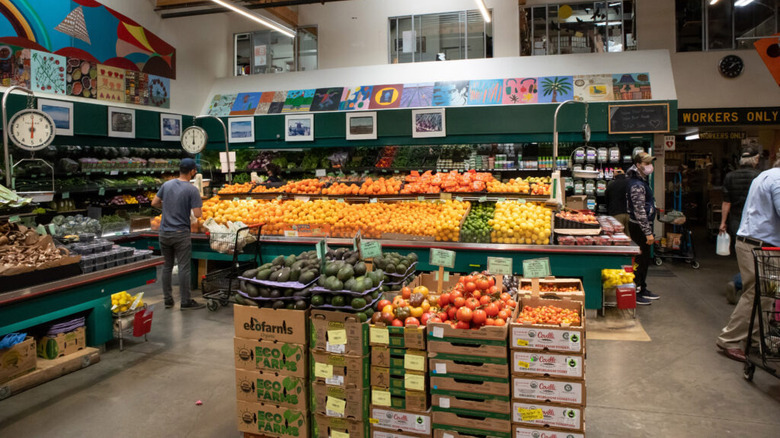 Rainbow Grocery produce and shoppers