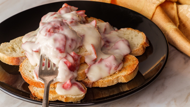 creamed chip beef on toast