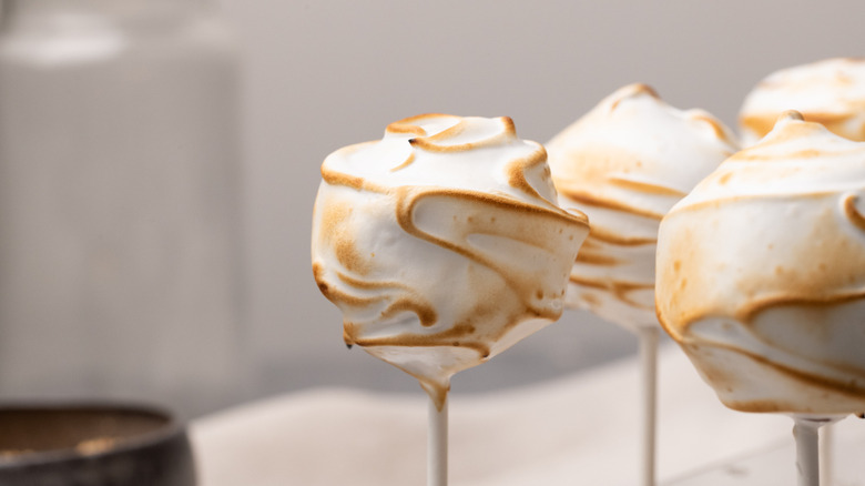 Campfire s'mores cake pops