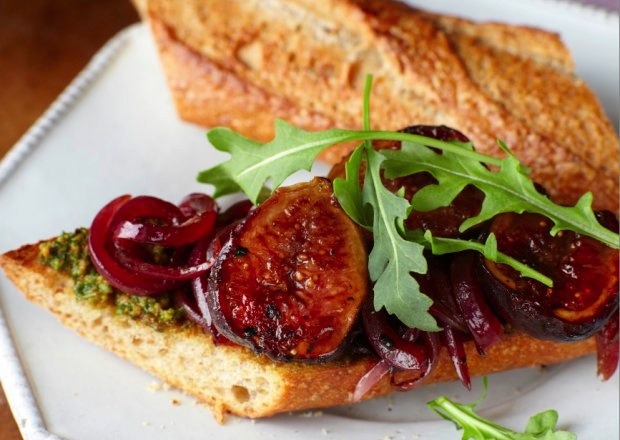 Grilled Fig Sandwiches With Roasted Pistachio Pesto Recipe