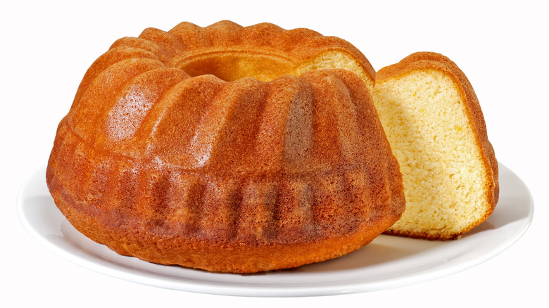 A Bundt cake served on a cake platter.