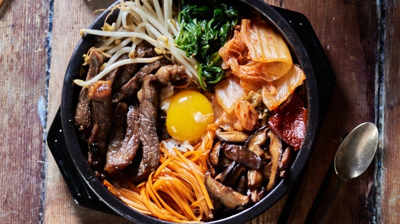 bibimbap in a dolsot