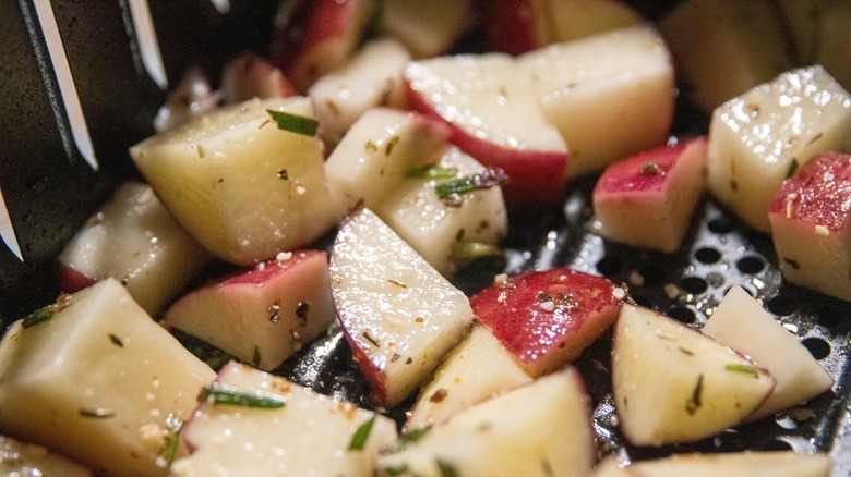 seasoned air fried red potatoes