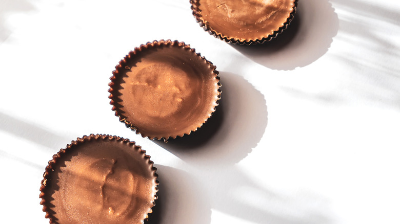 reese's cups in a row