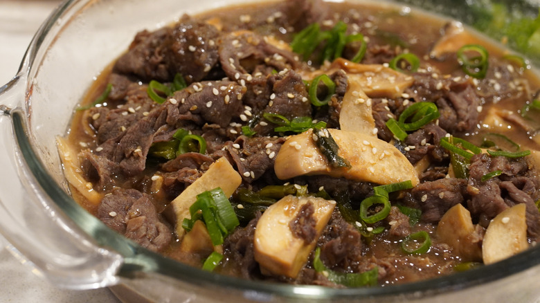 Korean beef bulgogi with veggies