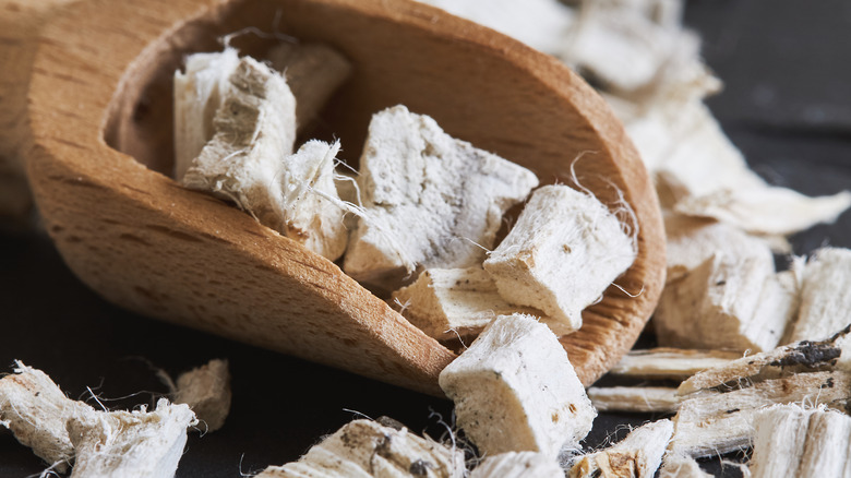 Natural dried marshmallow root plant