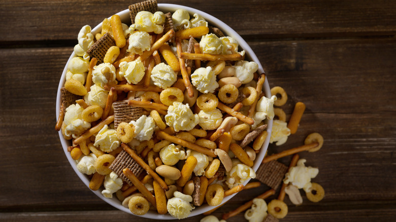 Popcorn mixed with other crunchy snacks